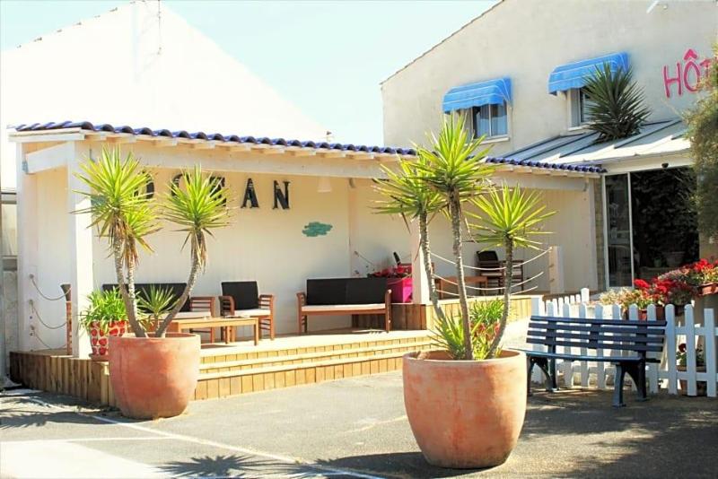 Logis Hotel De La Plage image