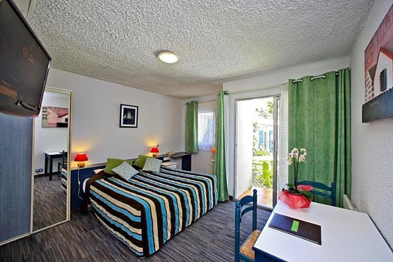 Logis Hotel De La Plage image