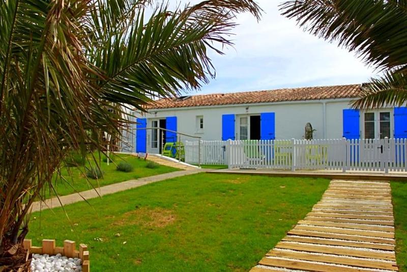 Logis Hotel De La Plage image