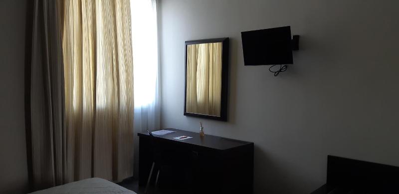 Hotel Saturday image