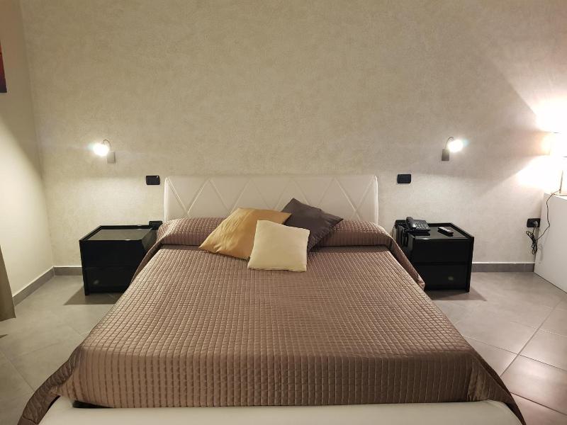 Hotel Saturday image
