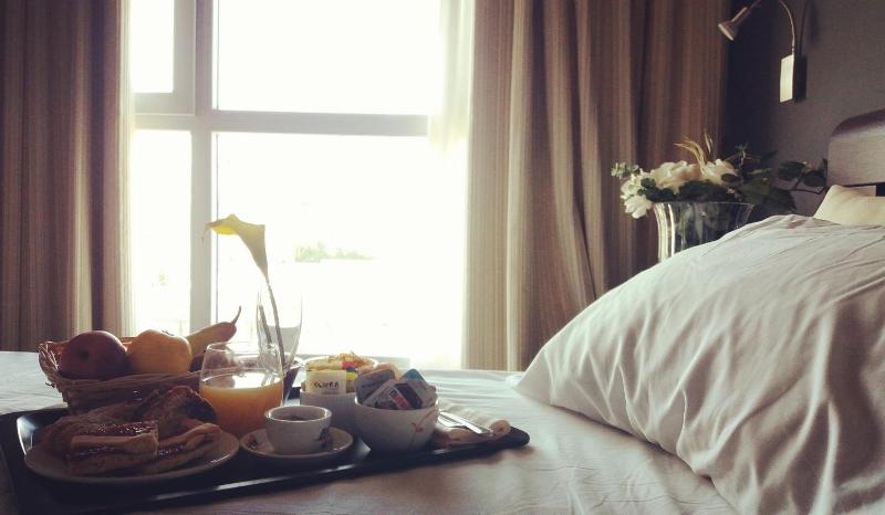 Hotel Saturday image