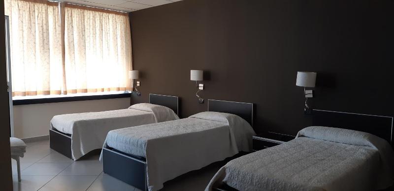 Hotel Saturday image