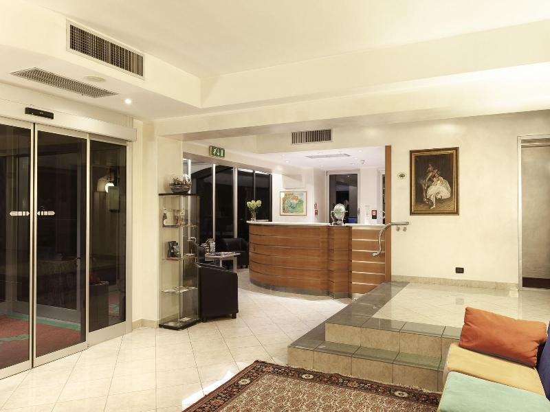 Augustus Hotel image