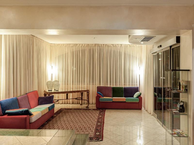 Augustus Hotel image