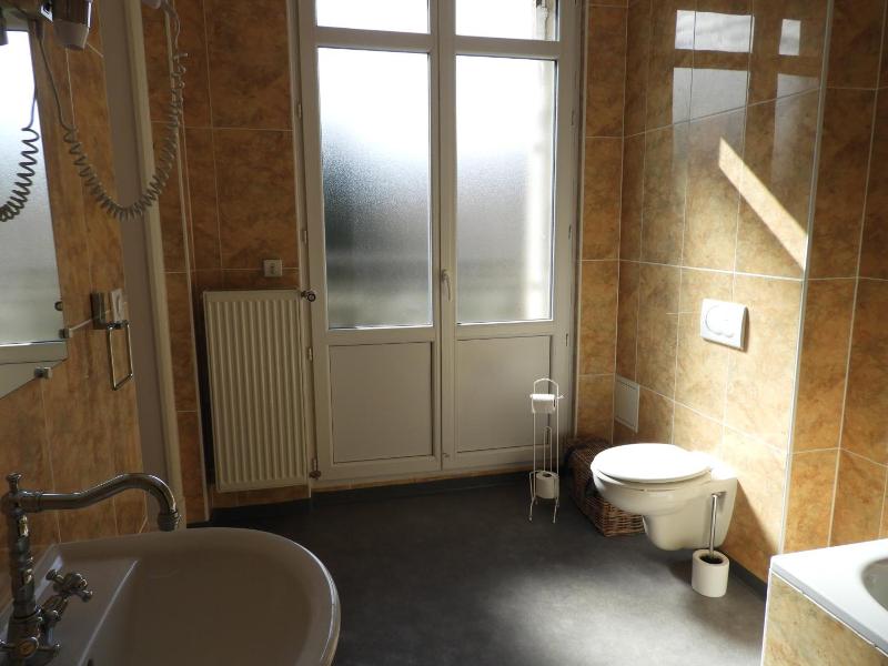Le Clos Belle Rose image