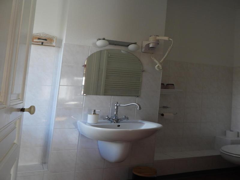 Le Clos Belle Rose image