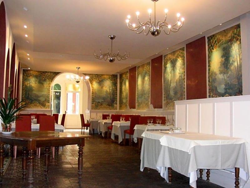 Au Pavillon Du Frene image