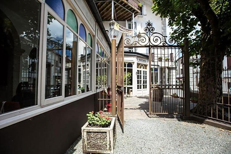 Au Pavillon Du Frene image