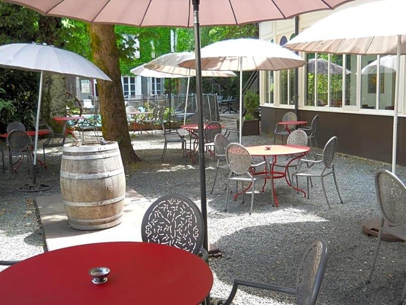 Au Pavillon Du Frene image