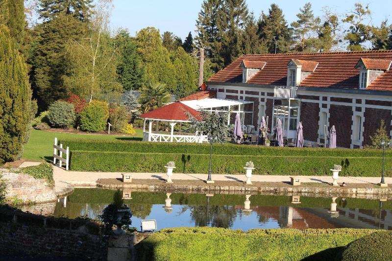 Chateau De Quesmy image