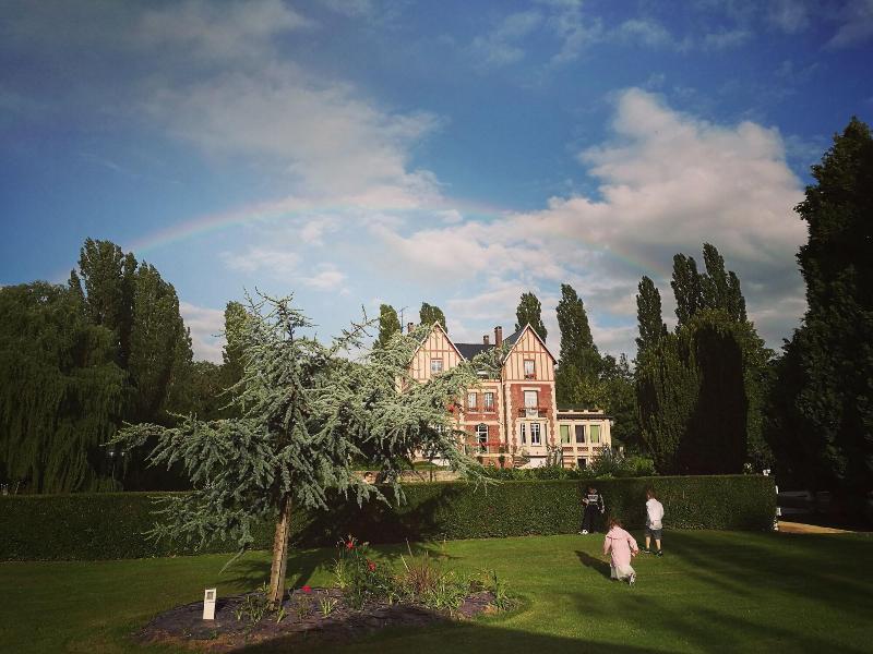 Chateau De Quesmy image