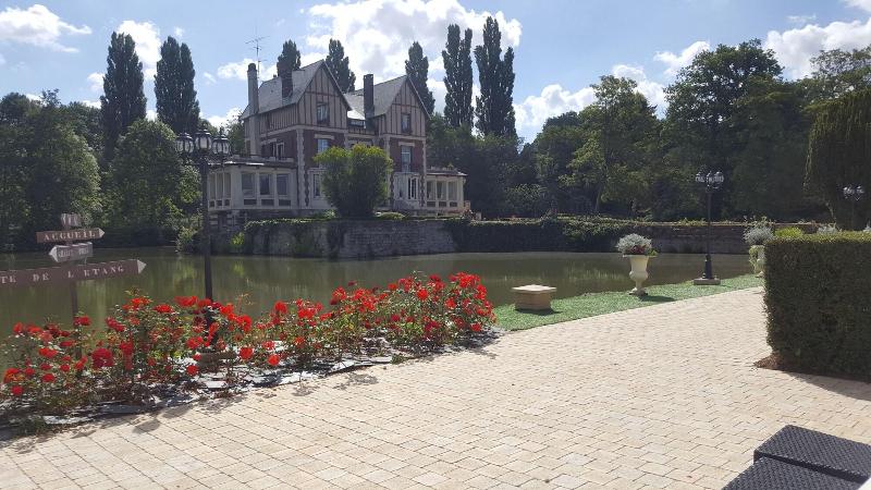 Chateau De Quesmy image