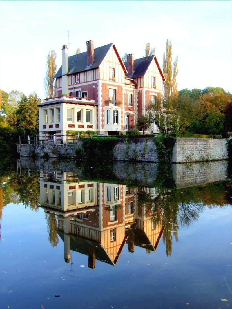 Chateau De Quesmy image