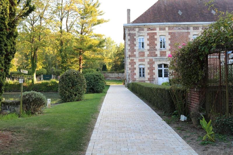 Chateau De Quesmy image