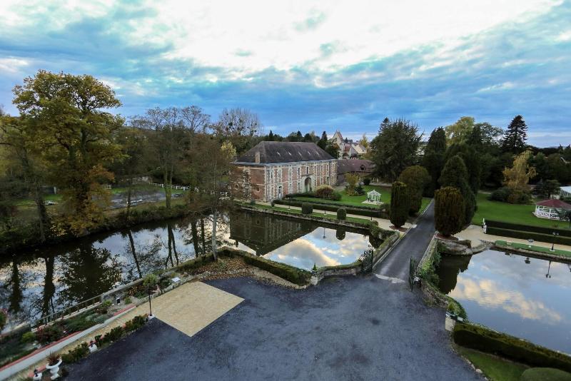 Chateau De Quesmy image
