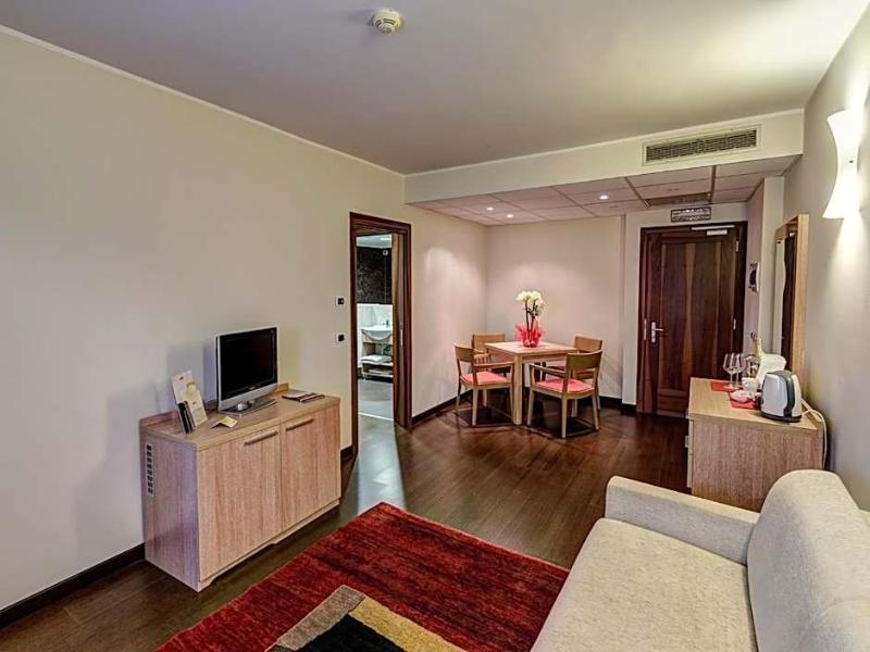 Hotel Capital image