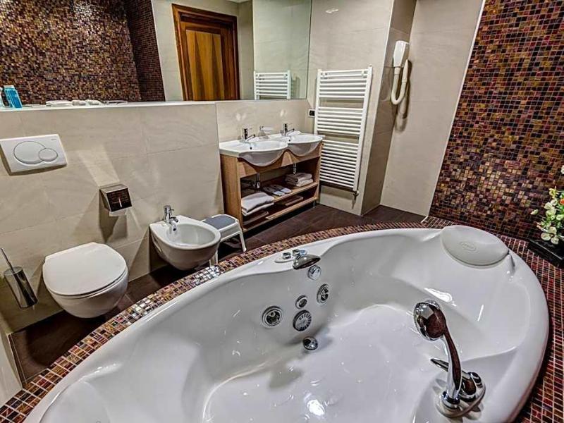 Hotel Capital image