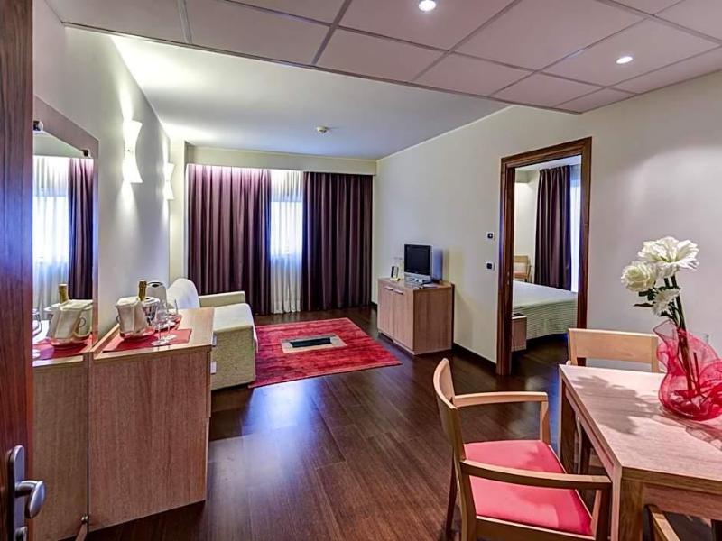 Hotel Capital image