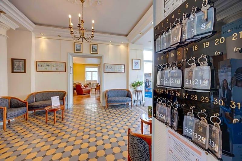 Nouvel Hotel image