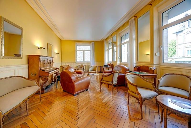 Nouvel Hotel image