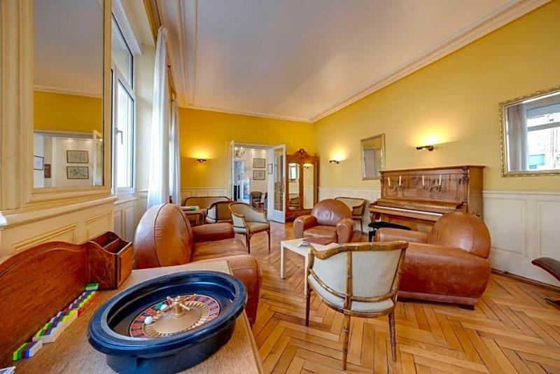 Nouvel Hotel image