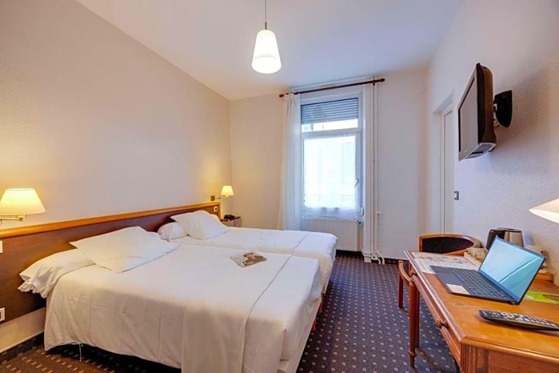 Nouvel Hotel image