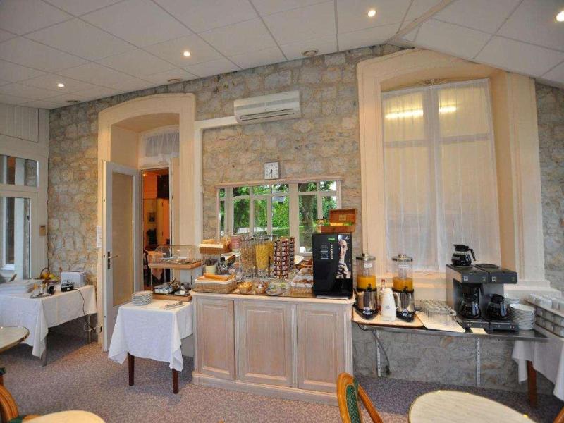 Nouvel Hotel image