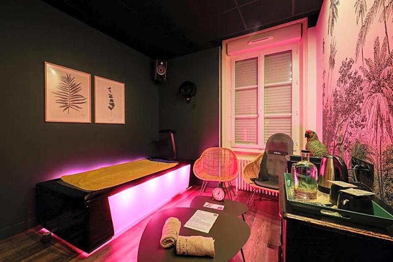 Nouvel Hotel image