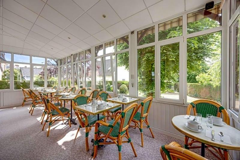 Nouvel Hotel image
