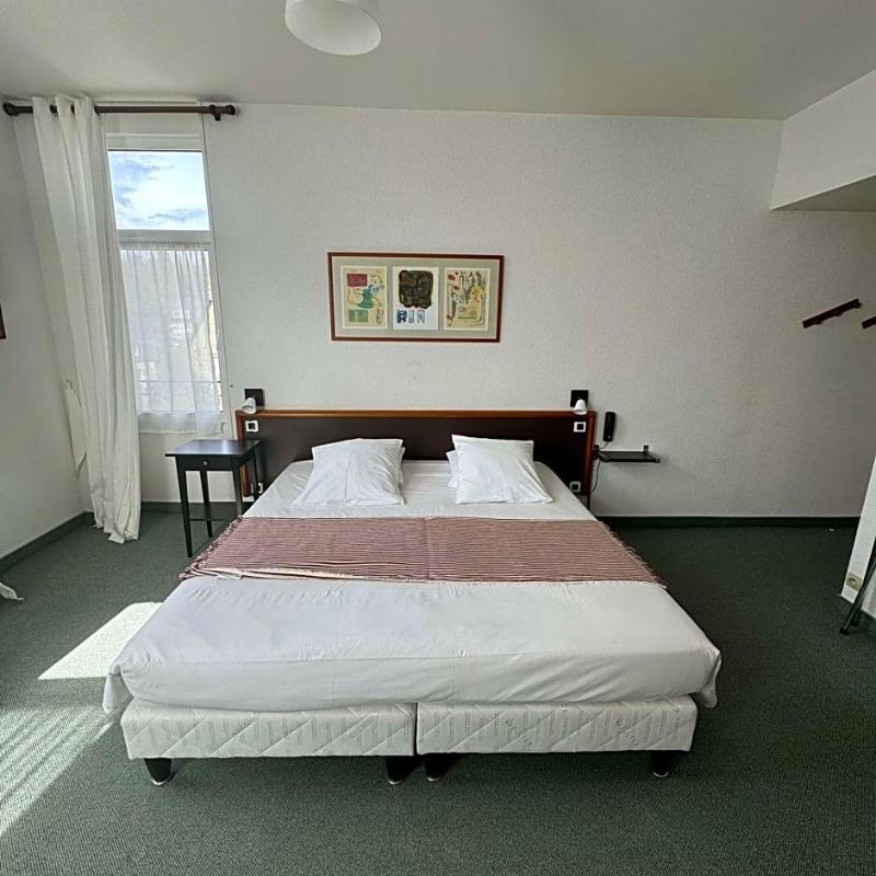 Nouvel Hotel image