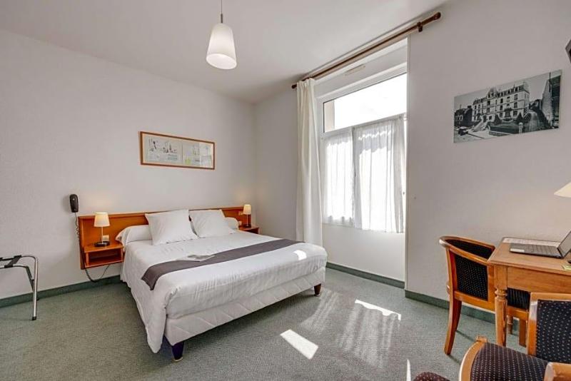 Nouvel Hotel image