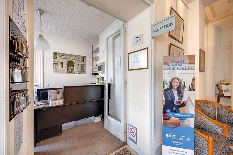 Nouvel Hotel image
