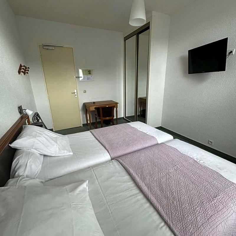 Nouvel Hotel image