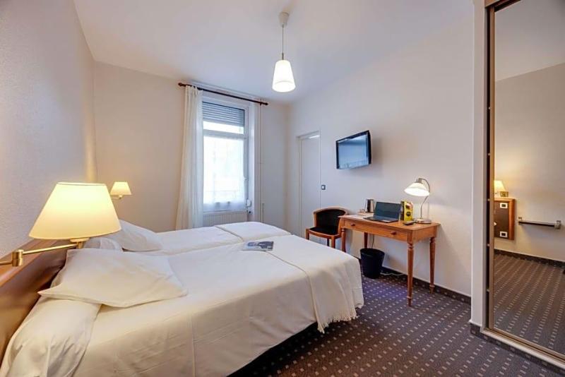 Nouvel Hotel image