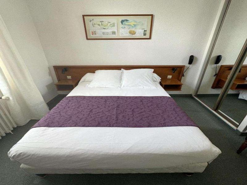 Nouvel Hotel image