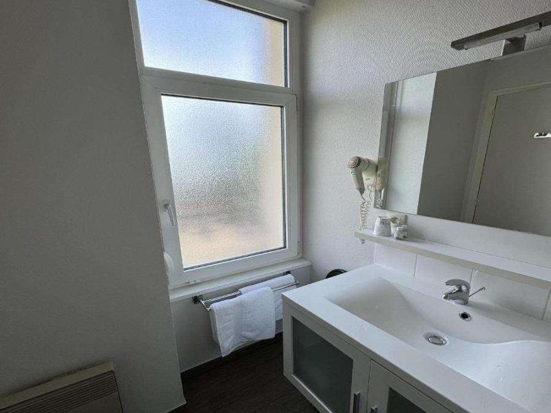 Nouvel Hotel image