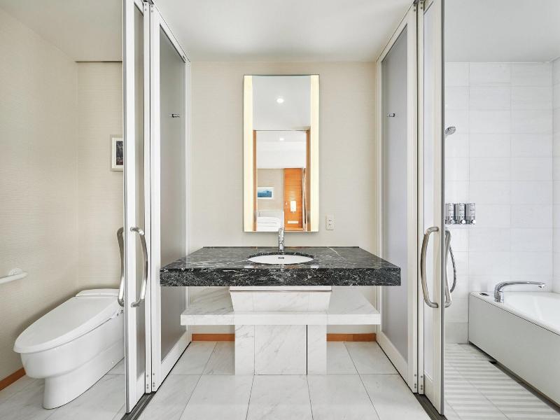 Sheraton Grand Hiroshima Hotel image
