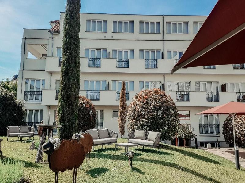 Hotel Villa Medici image