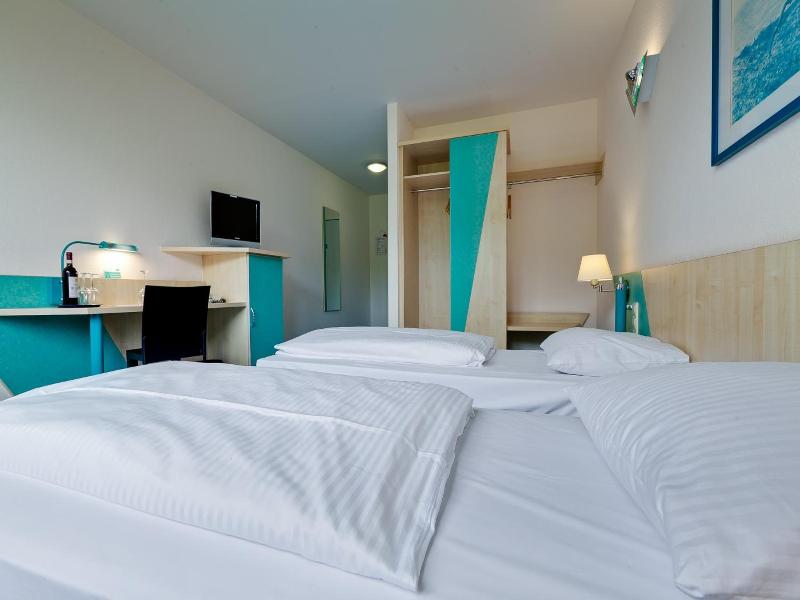 Hotel Le Village image