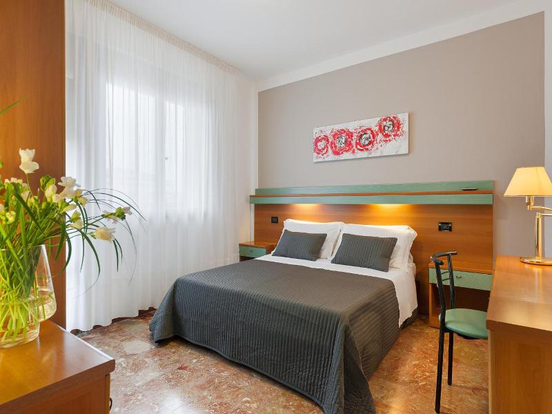 Hotel Europeo image