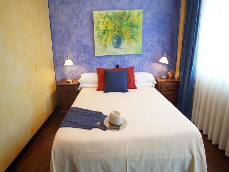 Hotel Tikar image