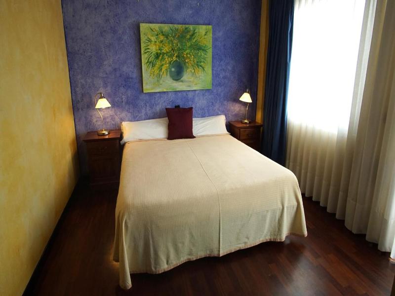 Hotel Tikar image
