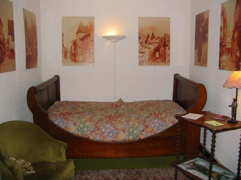 Brit Hotel Bomotel image