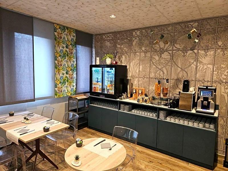 Hotel Euro image