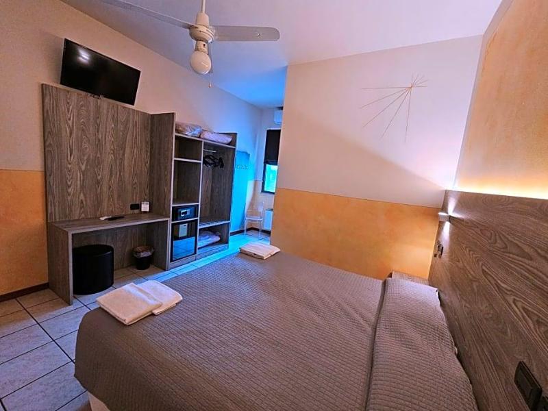 Hotel Euro image