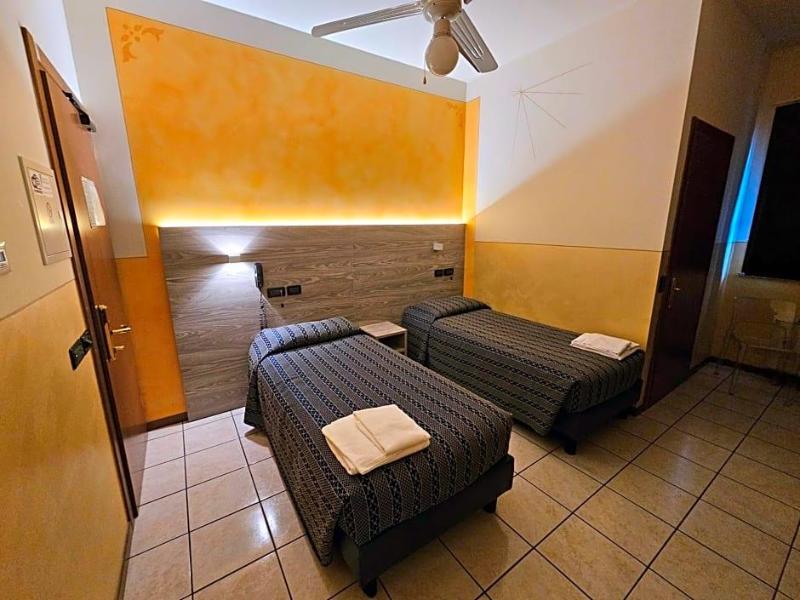 Hotel Euro image