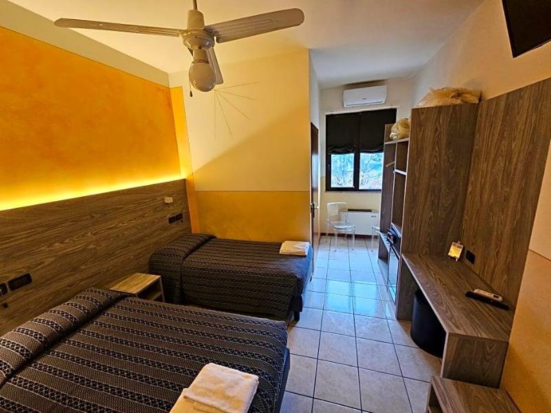 Hotel Euro image