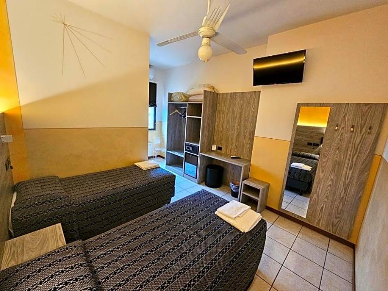 Hotel Euro image