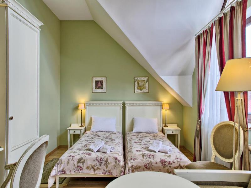 Villa Estera image